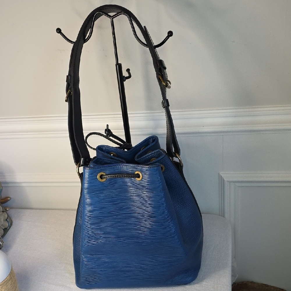 Louis Vuitton Epi Blue Bucket Bag With COA - Picture 3 of 15